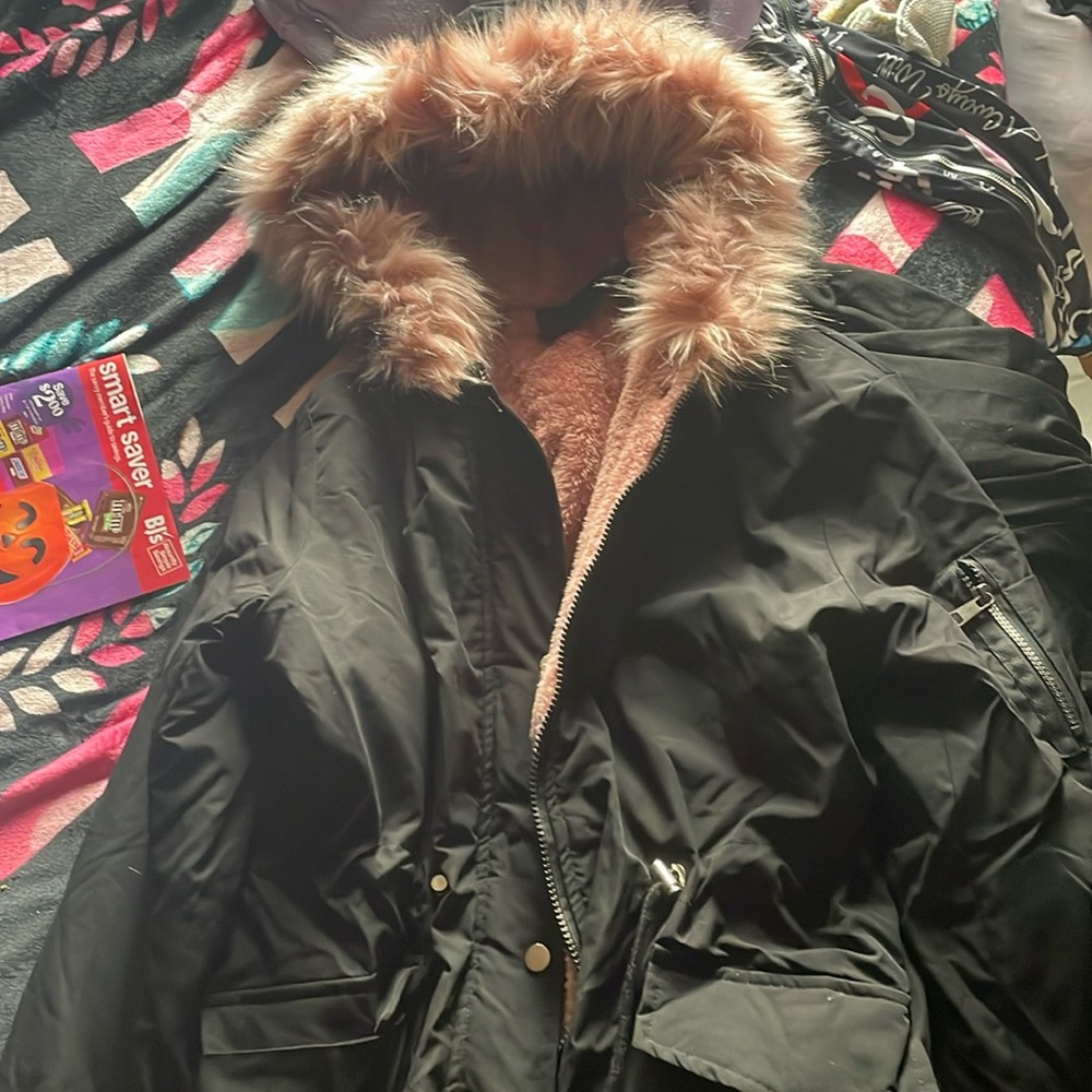 Woman’s Black winter coat size xL, very soft, fuzzy material